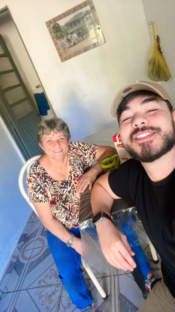 O sorrido da Dona Nildete ai saber que conquistou sua aposentadoria.